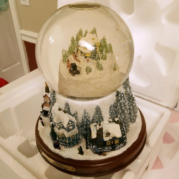 Thomas Kinkade Victorian Village Musical Snow Globe - Picture 3 of 8